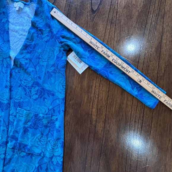 NWT LulaRoe Sarah duster roses pattern blue hues size S - Picture 14 of 15